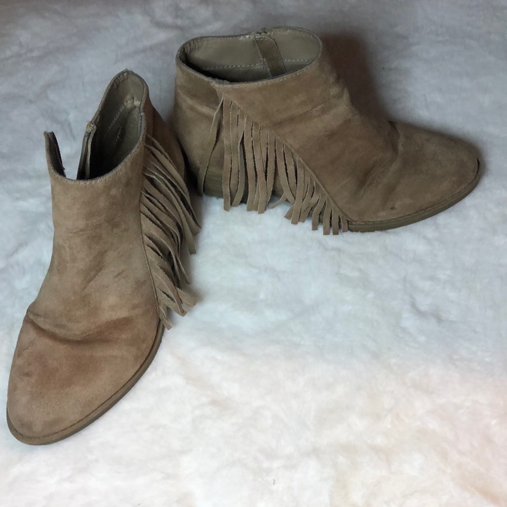 American Eagle tan booties with fringe detail